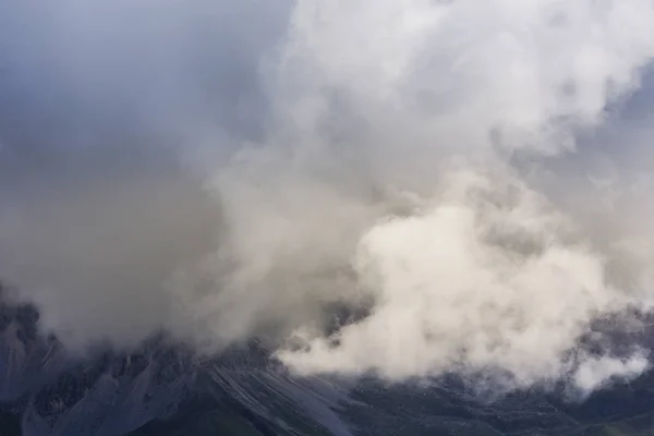 Pięknej Jesiennej Scenerii Alp Dolomitów Włochy Cloudscape Dramatyczne — Zdjęcie stockowe