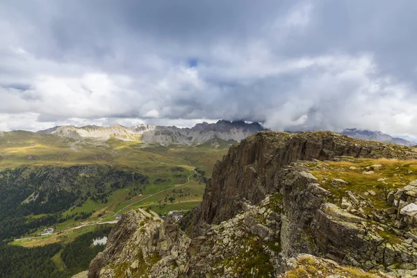 Pięknej Jesiennej Scenerii Alp Dolomitów Włochy Cloudscape Dramatyczne — Zdjęcie stockowe