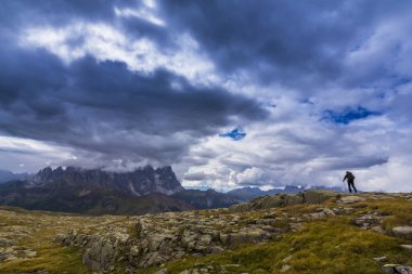 Etkileyici sahne ve dolomit Alpleri'nde cloudscpae