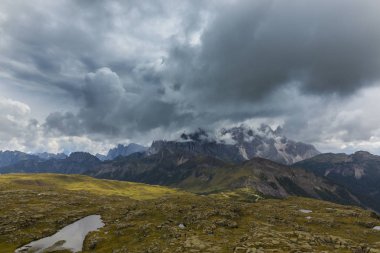 Etkileyici sahne ve dolomit Alpleri'nde cloudscpae