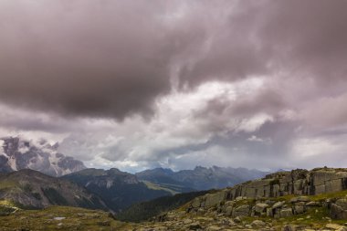 Etkileyici sahne ve dolomit Alpleri'nde cloudscpae