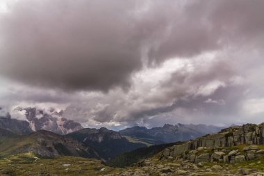 Etkileyici sahne ve dolomit Alpleri'nde cloudscpae