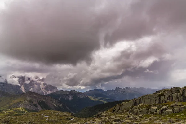 Εντυπωσιακό Τοπίο Και Cloudscpae Για Τις Δολομιτικές Άλπεις — Φωτογραφία Αρχείου