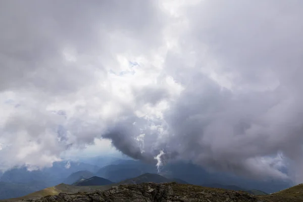 Alpler Dağları Nın Yüksek Alp Bölgesinde Yaz Aylarında Fırtına Bulutlar — Stok fotoğraf