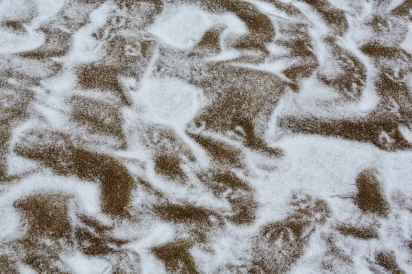 Abstrakte Sanddünen Einem Wilden Flussufer Bedeckt Mit Frischem Schneepuder — Stockfoto