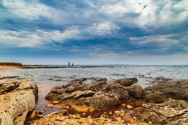 Klippformationer Vid Adriatiska Havet Sommaren Varmt Kvällsljus — Stockfoto