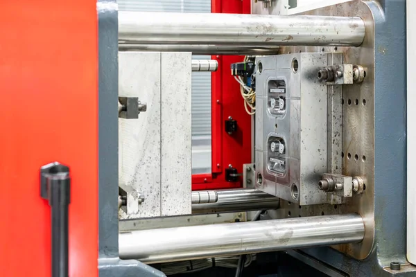 Seri üretim veya endüstriyel üretim için yüksek basınçlı enjeksiyon kalıbı üzerine metal küf veya plastik enjeksiyon kalıbı kurulumu