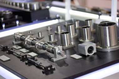 Endüstriyel işler için makinenin yüksek kaliteli ve hassas doğrusal top taşıyıcı kılavuzunun birçok boyutunu kapat