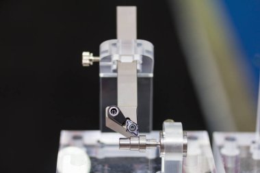 Torna makinesi için model kesme aracı ve çalışma aracı