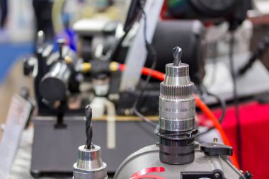 Çalışma odasındaki matkap ucunu kapat