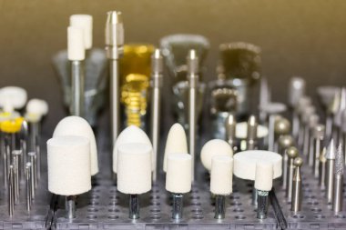 İşlemi tamamlamak için birçok tür cilalama aracını kapat