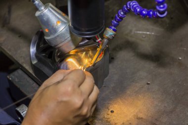 Lazer kaynaklama yöntemi ile metal kalıp ve kısmen tamir edilerek öl
