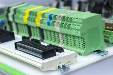 Endüstriyel bağlantı için birçok yeni numune veya soketi kapat