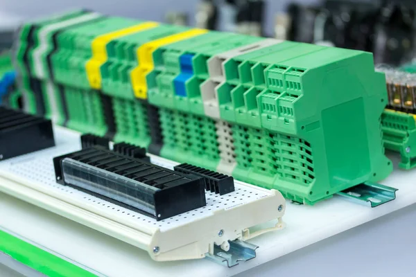 Endüstriyel bağlantı için birçok yeni numune veya soketi kapat