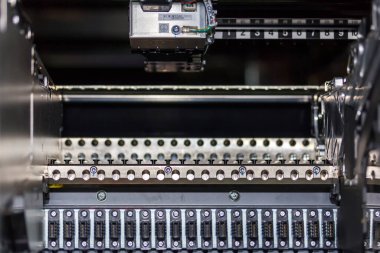 PCB LED SMT seçiminin otomatik bileşen besleme ünitesini kapat ve elektronik pano için makine besleme aygıtını yerleştir