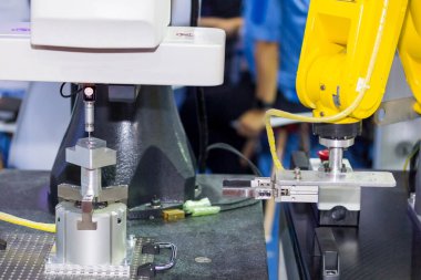 Yüksek hassasiyet ve yüksek doğruluk kısmı için otomatik koordinat ölçüm makinesi CMM