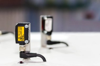 sanayi için yüksek performans ve teknoloji doğruluğu ve hızlı tespit edilen lazer mesafe sensörü