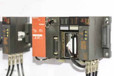 Endüstriyel endüstri için otomatik programlanabilir Mantık Kontrolcüsü PLC yüksek hassasiyet donanımı