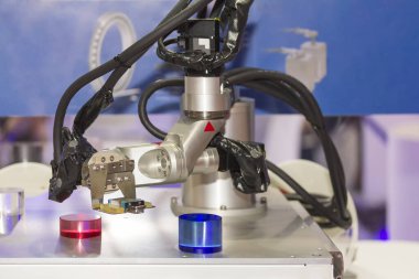 yüksek teknoloji ve hassas robot tutuşu üretim sürecindeki ürünleri yakalamak için