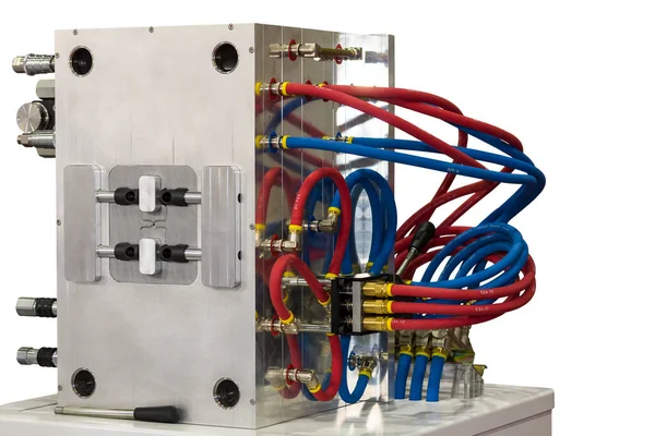 산업용 플라스틱 주형의 시스템 호스를 경로와 배경에 테이블에 — 스톡 사진