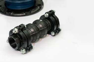 Plastik esnek tesisat ya da endüstriyel işler için kopyalama alanı olan beyaz masa