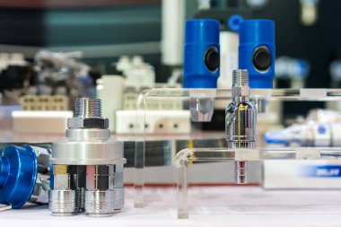 Masadaki hava ya da sıvı için birçok çeşit metali hızlı eşleştirme ya da donanım bağlantısını kapat