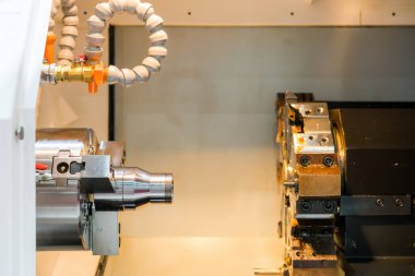 Milli chuck ve ürün parçası yüksek duyarlı Cnc endüstriyel torna dönüm makinesine ayarlı