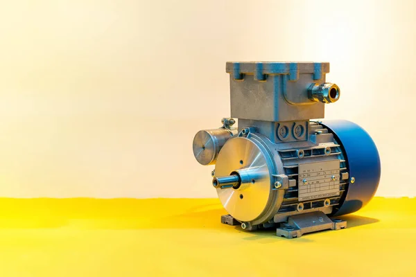 Современный Высокотехнологичный Электродвигатель Копировальным Пространством — стоковое фото