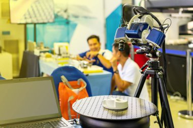 Yüksek teknoloji ve modern otomatik 3D lazer taraması endüstriyel imalatı ölçmek veya tersine mühendislik