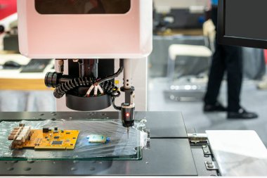 Endüstriyel alanda kaliteli boyut ve şekil kontrolü için yüksek teknoloji görsel ve ölçüm makinesi