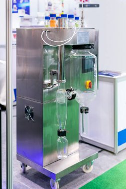 Sıvı veya çamurdan kuru toz üretmek için kullanılan sprey kurutma cihazı endüstriyel gıda farmasötik gıda tarımı için sıcak gazla hızla kurutuluyor vs.