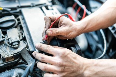 Soruşturma sırasında araç ve el kapatma sorunu (elektrik sistemi kontrolü) veya garajda otomobil benzini veya dizel motor üzerinde çalışma