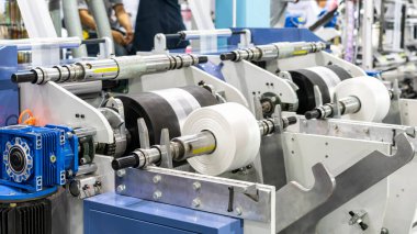 Hammadde plastik rulo modern otomatik darbe için destek şaftı ya da beslemek için kurulur veya sürekli üretim süreci torba makinesi yapmak için enjeksiyon