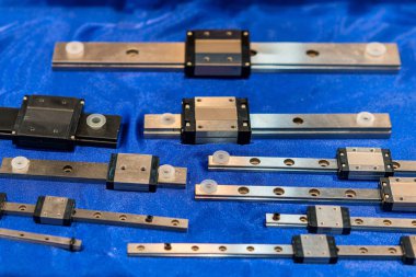 Endüstriyel işler için makinenin yüksek kaliteli ve hassas doğrusal top taşıyıcı kılavuzunun birçok boyutunu kapat