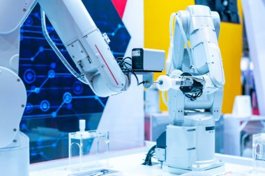 Mavi ton iki yüksek teknoloji & akıllı robot kavrama & otomatik klemp veya otomotiv parçası yakalamak için metal veya plastik teçhizat vs. üretim sürecinde montajı kaldırmak için