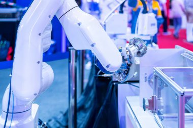 Mavi tonlu yüksek teknoloji & akıllı hassas robot kavrama & otomatik klempi ya da endüstriyel otomotiv bölümünü yakalamak için kullanılacak metal ya da plastik teçhizat vs. üretim sürecinde montajı kaldırmak için