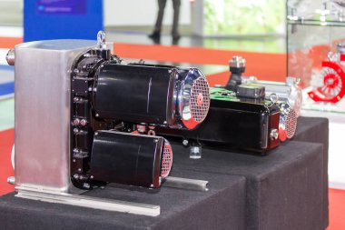 Endüstriyel çalışmada yüksek basınç için vakum pompasının yan görünümünü kapat