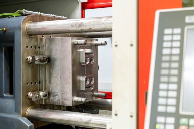 Endüstriyel ve dokunmatik ekranda seri üretim veya imalat için yüksek basınçlı enjeksiyon kalıbı üzerine metal küf veya plastik enjeksiyon kalıbı kurulumu