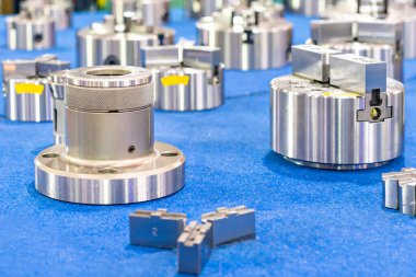 Yüksek hassasiyet toplama aracı kilit aygıtı ve birçok çene torna tablo sanayi için sanayi torna