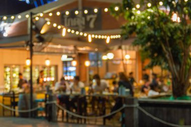 görüntü bir restoran gece festivalin bulanıklık ve mutlu ve bokeh arka plan, Bangkok Tayland için ile rahatlatıcı atmosfer.