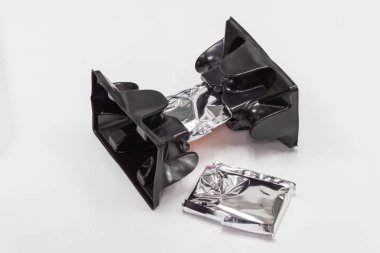 Sabit disk için sunucu paketi ile sarılmış alüminyum folyo korumak tarafından siyah plastik 