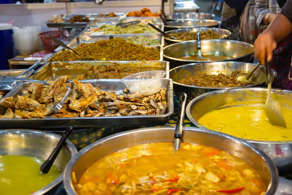 Aliments Rue Thaïlandais Style Thaïlandais Riz Curry Marché Bangkok Thaïlande — Photo
