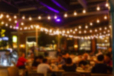 soyut bulanıklık görüntü bir sürü insan mutlu ve huzurlu bir restoran ve atmosfer Festivali gece eğlence keyfini..