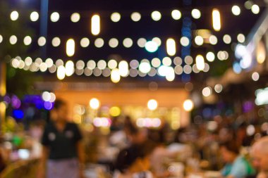 soyut bulanıklık görüntü bir sürü insan mutlu ve huzurlu bir restoran ve atmosfer Festivali gece eğlence keyfini..