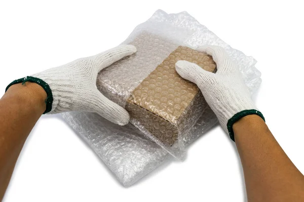 Ręka Trzymać Bąbelkowej Pakowanie Ochrony Produktu Pęknięty Lub Ubezpieczenia Podczas — Zdjęcie stockowe