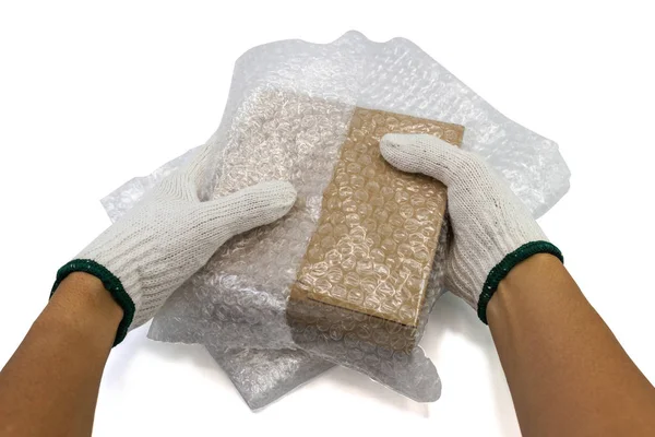 Hand Man Houd Noppenfolie Voor Verpakking Bescherming Product Gebarsten Verzekering — Stockfoto