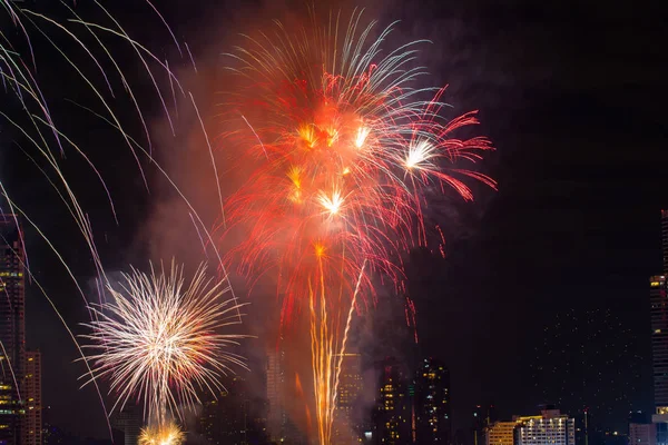 New Year Countdown Fireworks 2018 Chao Phraya River Bangkok Thailand — Stock Photo, Image