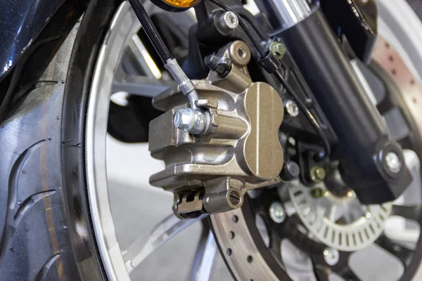 クローズ アップ 詳細オートバイ ブレーキ ディスクはオートバイの一部 — ストック写真