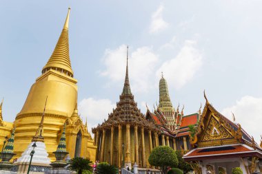 Wat Phra Kaew, Tayland Tapınağı Emerald Buda (Wat Phra Sri Rattana Satsadaram en önemli Budist tapınak Tayland olarak kabul edilir olarak resmi olarak bilinen.