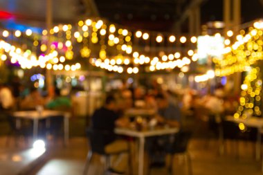 soyut bulanıklık görüntü bir sürü insan mutlu ve huzurlu bir restoran ve atmosfer Festivali gece eğlence keyfini..